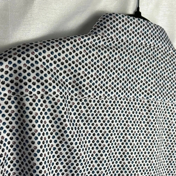 A.K.A. silk look dress shirt . Sz 1X., two tone contrasting cuff - Picture 8 of 11